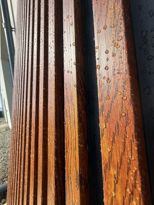 Riflaje riflaj decorativ WPC compozit lambriu interior exterior nuc stejar marmura alba golden teak 2,9 m pe 16 cm coala placa fundal negru