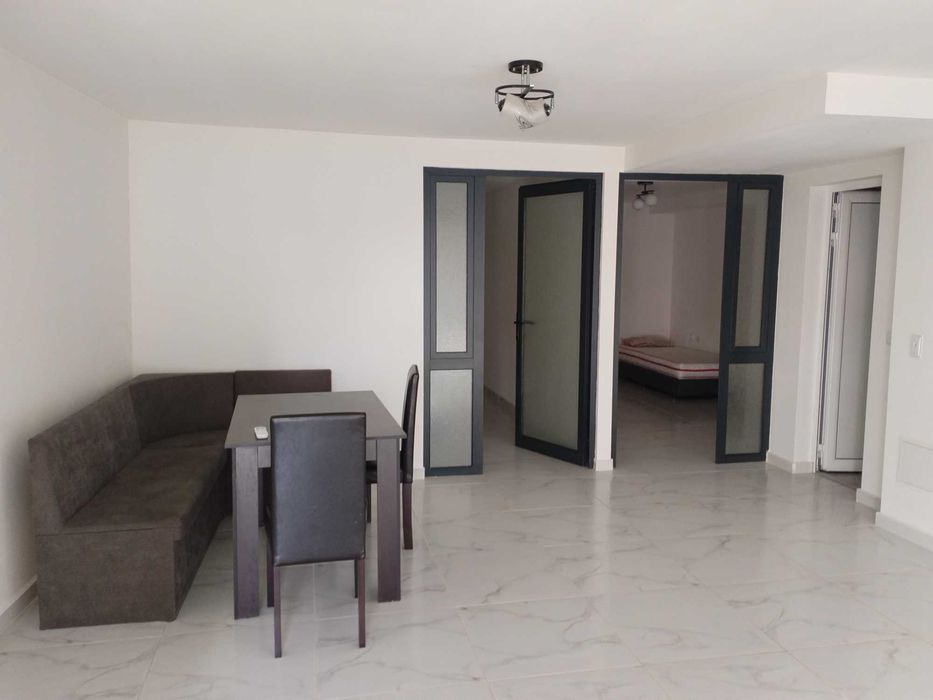 Давам под наем 3 стаен апартамент пазара