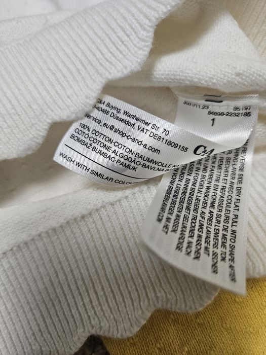 Set 2 pulovere fete H&M mărimea 128 – alb & galben, stare bună