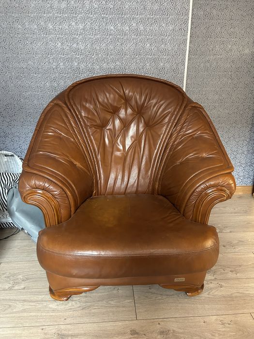 Кожанный диван и кресла