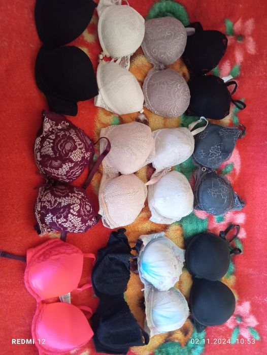 Трусики, бюстгальтера