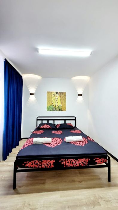 ЛЮКС  3 комн. Посут Почас.