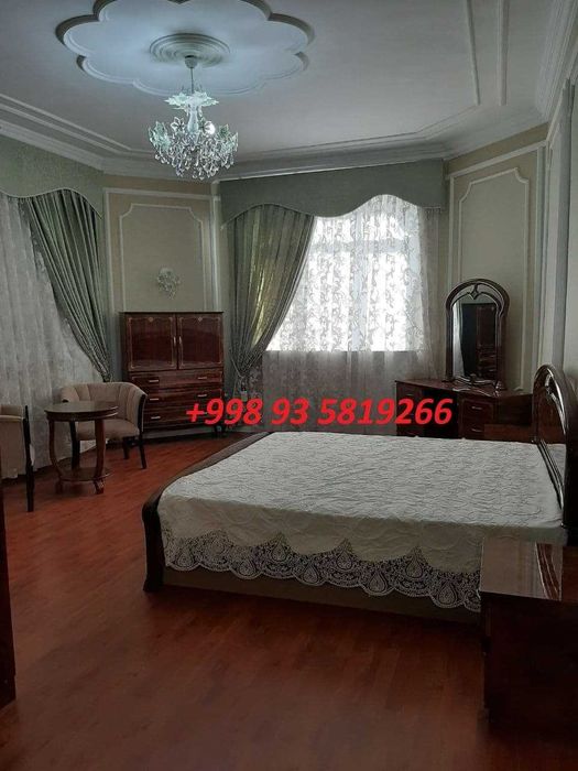 Дом  в Центре  За гостиницей Гранд мир метро Ойбек