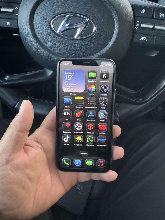 Продам 11 про с коробкой.