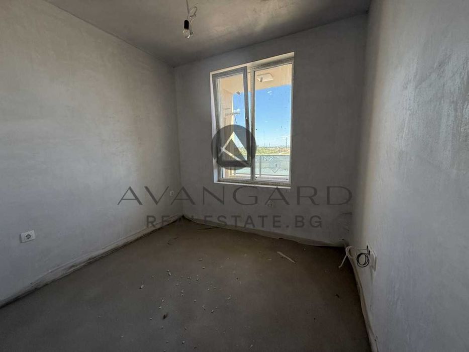 Продава се Тристаен апартамент в Пловдив, Христо Смирненски - 76 кв.м за 1382 €/кв.м - Снимка #2