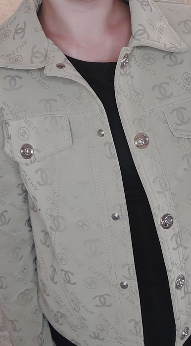 Продам кожанку новую