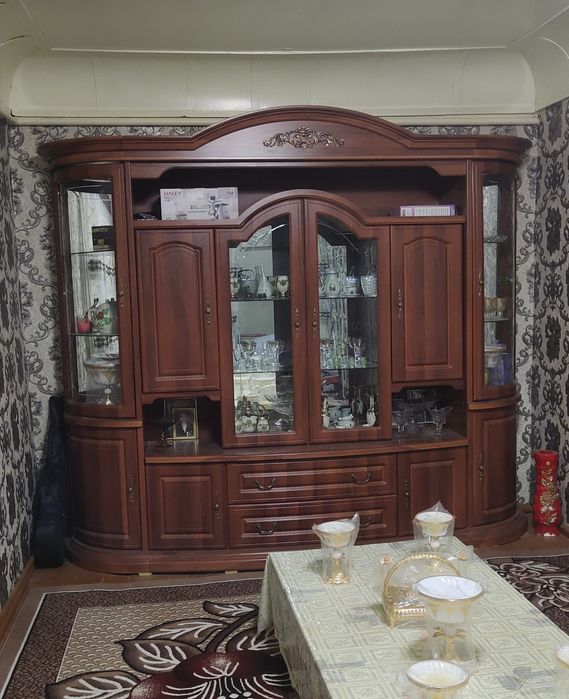 Мебел сотилади холати идеал 3 метирлик уйга тушади нархи 3 млн ками бо