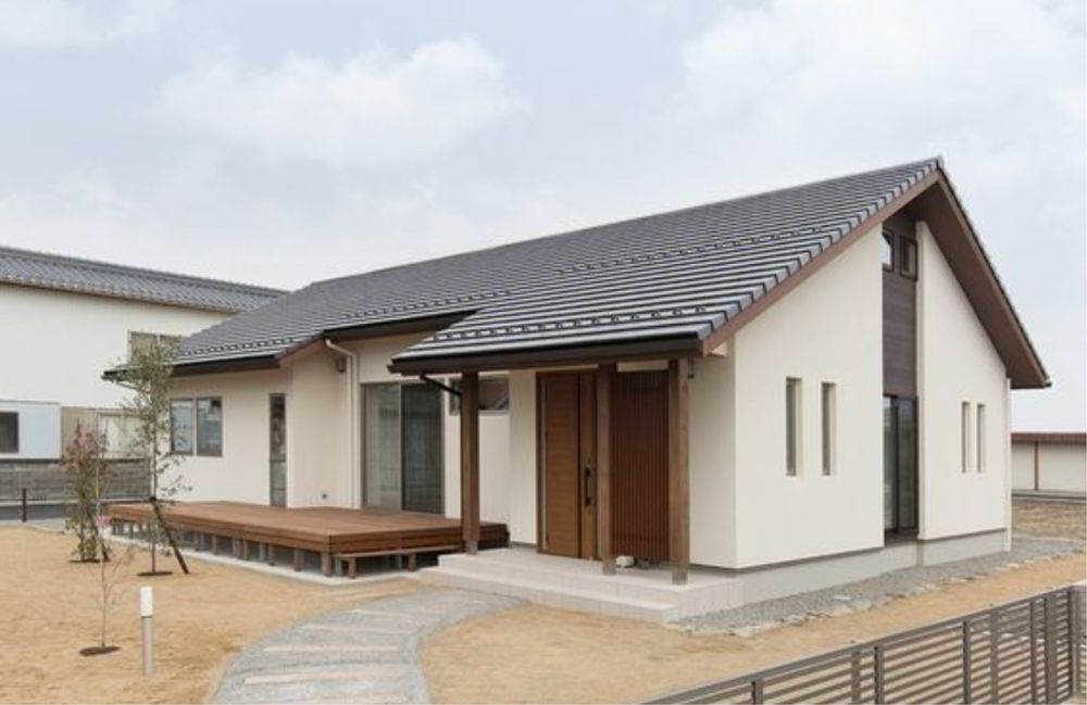 Vindem si realizam case pe structura metalica