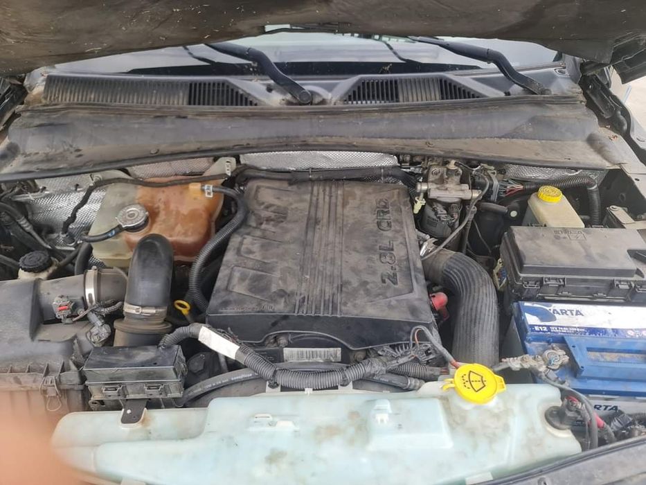 Dezmembrez dodge nitro 2.8  automat si manual