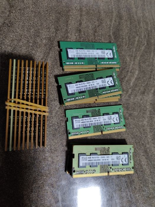 Plăcuțe RAM laptop 4 GB DDR4