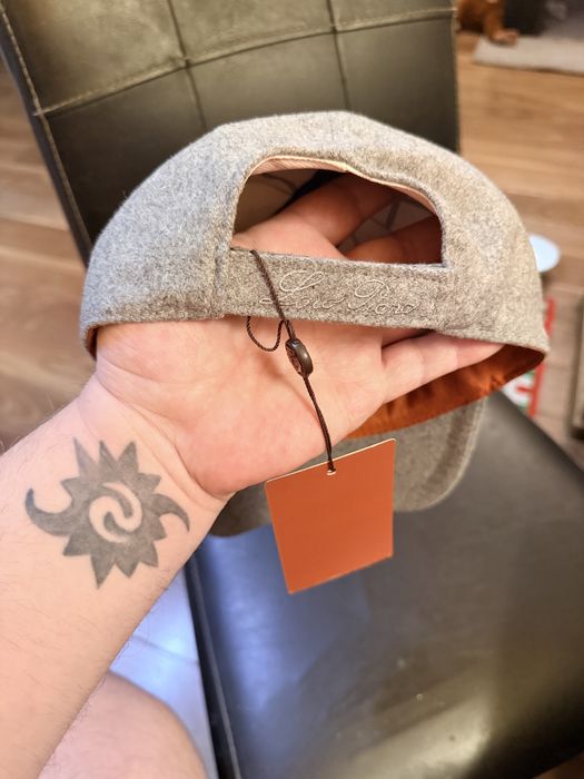 Sapca Casmir Loro Piana noua made in italia pret 300 lei