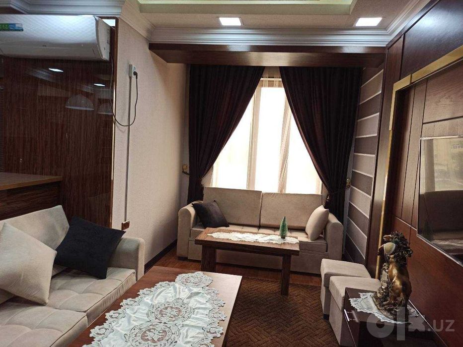 Андижон шахар, Бобиршох 11. 3/3/5.  60 кв. Мўлжал: Наврўз Моол.63000 $