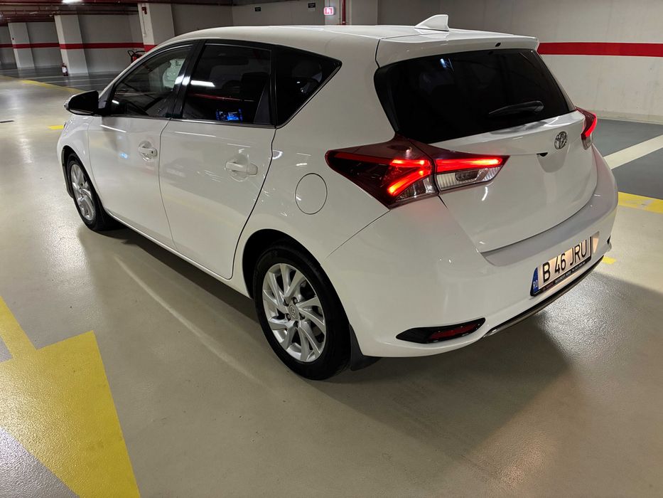 TOYOTA Auris 2015 — imagine 4
