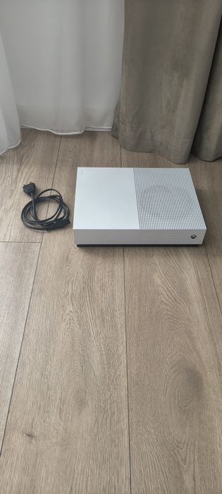 Xbox One S  Digital / 1 TB