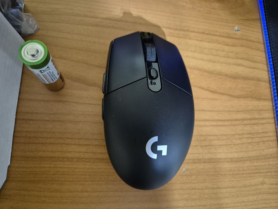 Запазена Logitech G305 пълен комплект
