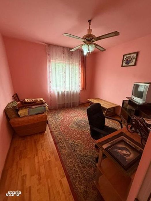 cv 32 B.Voda, apartament 3 camere decomandat ,etaj III