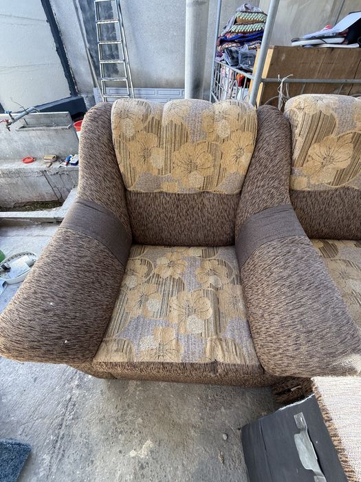 Диван угловой  в хорошом состояние