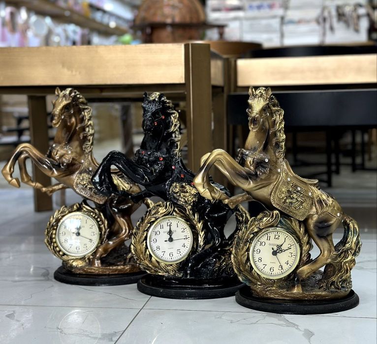 Статуэтка - часы "Статуэтка лошадь с часами 75 см  " символ нового год