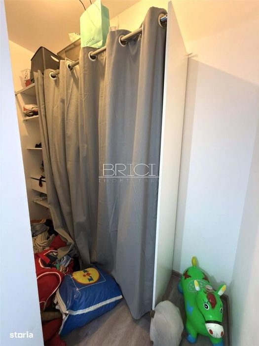 Casa, 90mp, 3 camere, 3 bai, cu Garaj si Curte