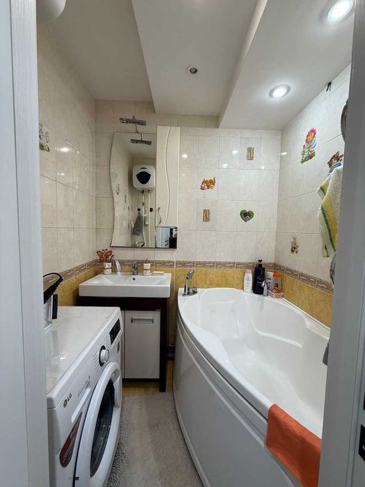 Продам 2-х ком 6 мкр