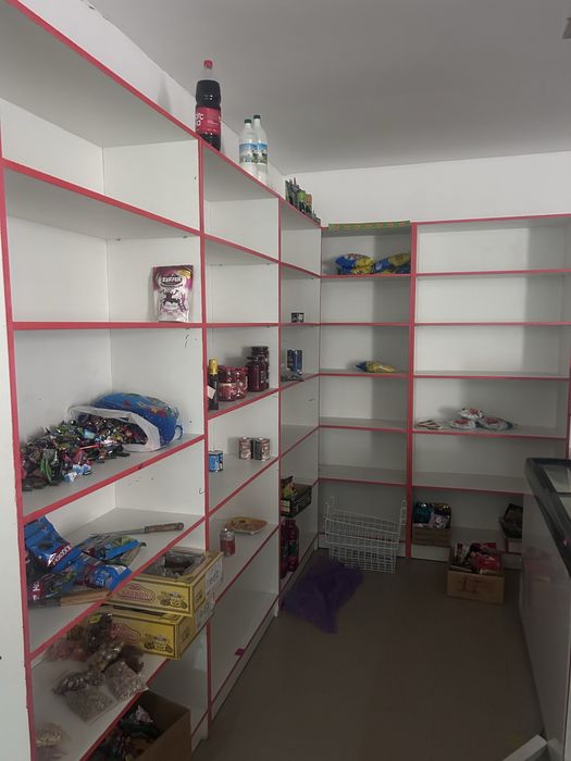 Полки для магазина и тд