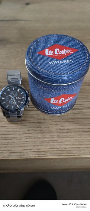 Продавам мъжки часовник