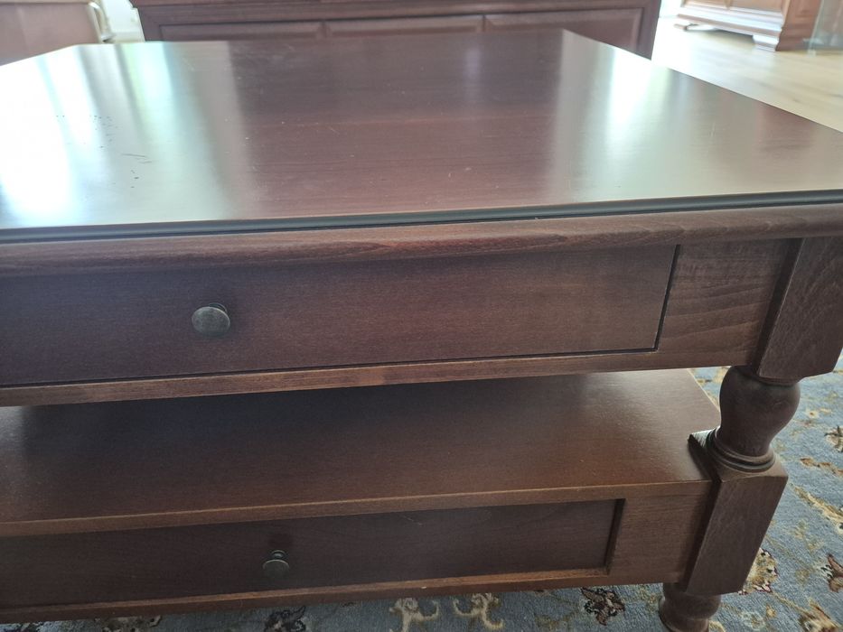 Mobilier lemn masiv culoare cires nuc