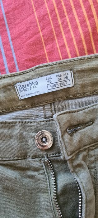 Джинсы bershka basics