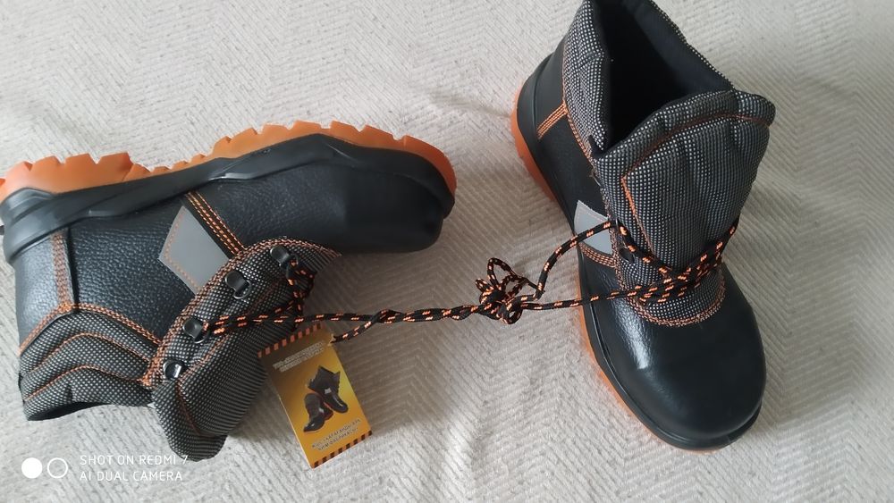 Спецодежда и спецобувь перчатки итд.