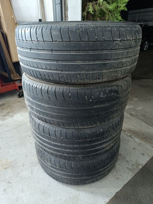 Продам пару 215 55 R16