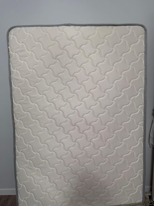 Матрас в хорошем состоянии