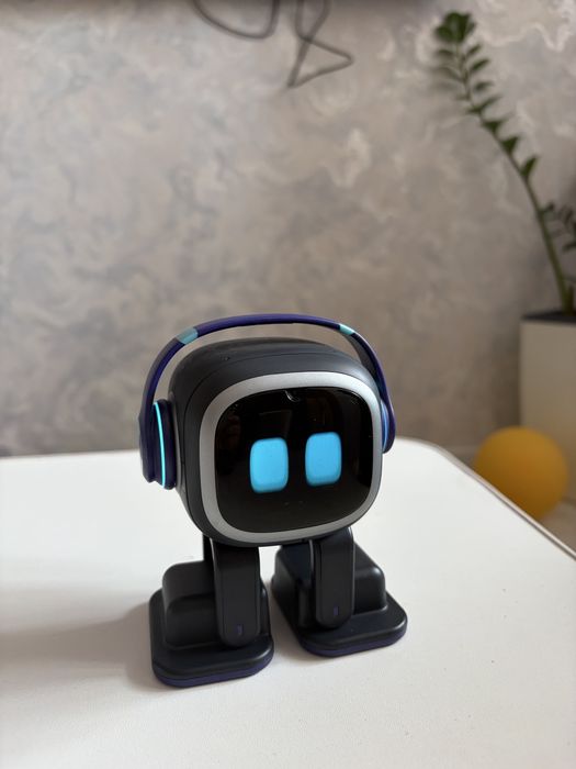 Робот EMO с chat gpt