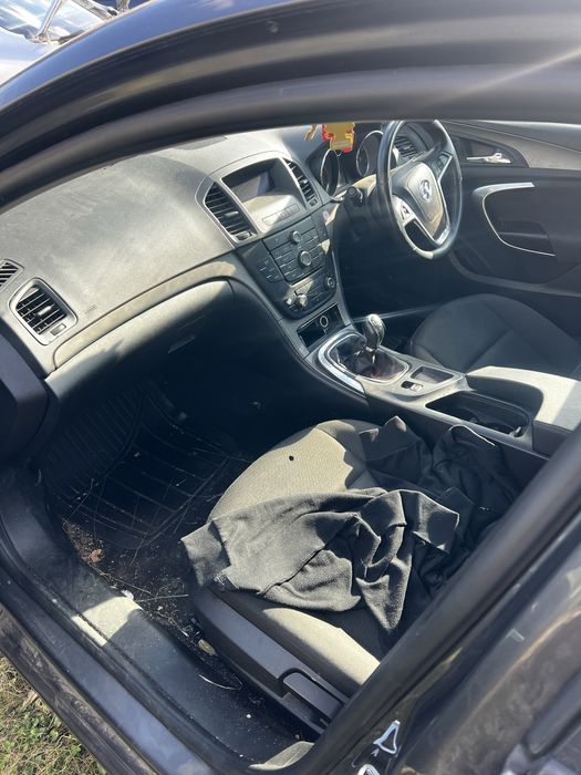 Dezmembrez opel insignia 2012 2,0 diesel
