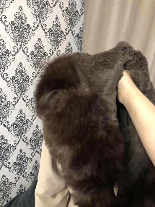 Продам меховую парку …………………..