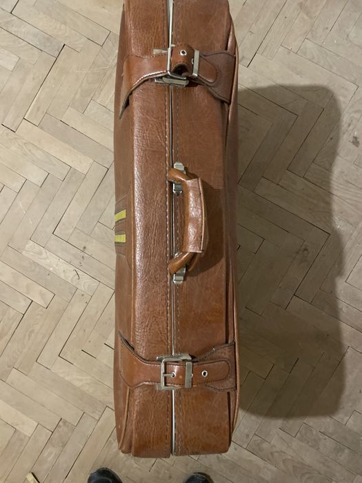 Geamantan vintage din piele