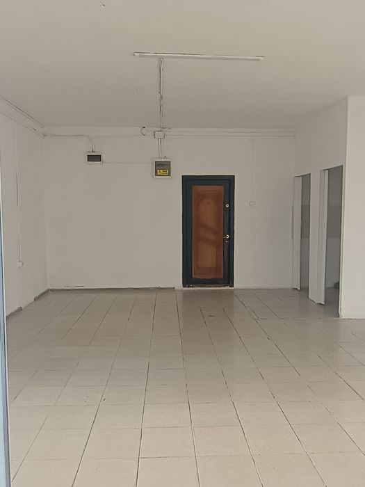 Parter, 36 mp,spațiu comercial ,zona Pavcom,Targoviste
