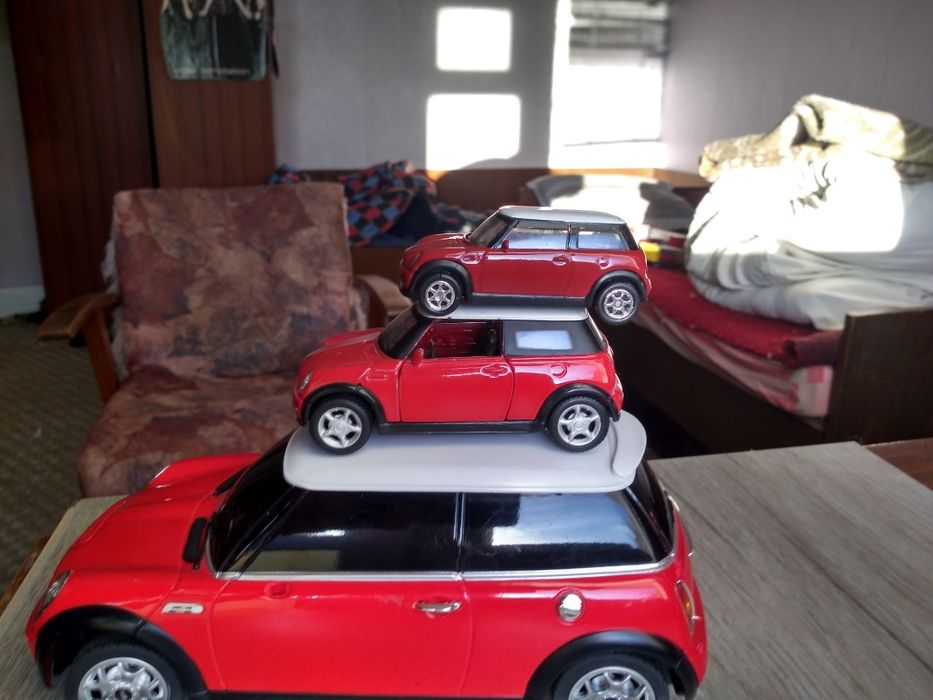 Лот три броя Mini Cooper
