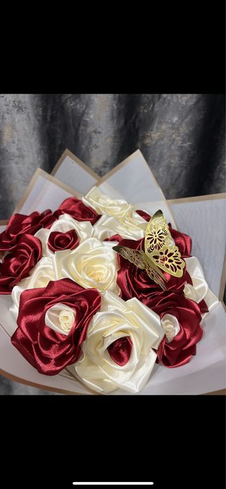 Букеты из атласных роз