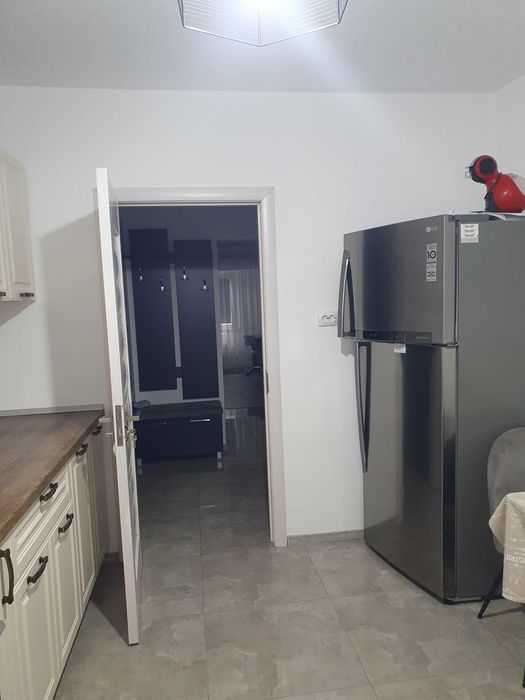 Apartament 3 camere de inchiriat