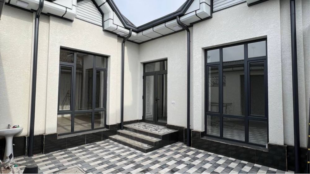 Xasanboyda 2 sotik uchaska remontlari bilan