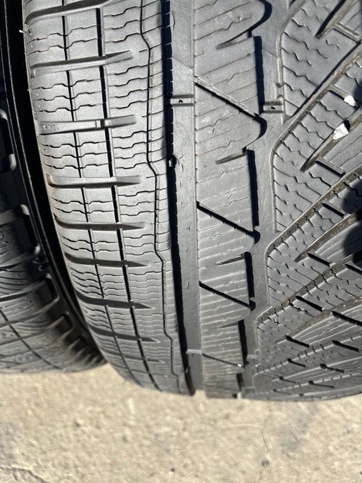 2 бр. зимни гуми 235/45/18 Michelin 6 mm DOT 3117