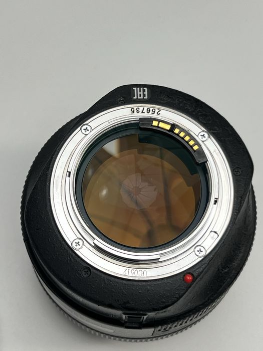 Canon EF 85mm f/1.2L II USM
