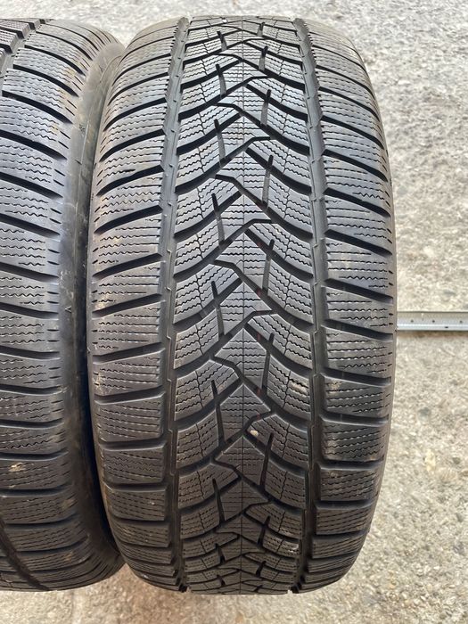 2 броя Зимни Гуми 235/55/17 DUNLOP