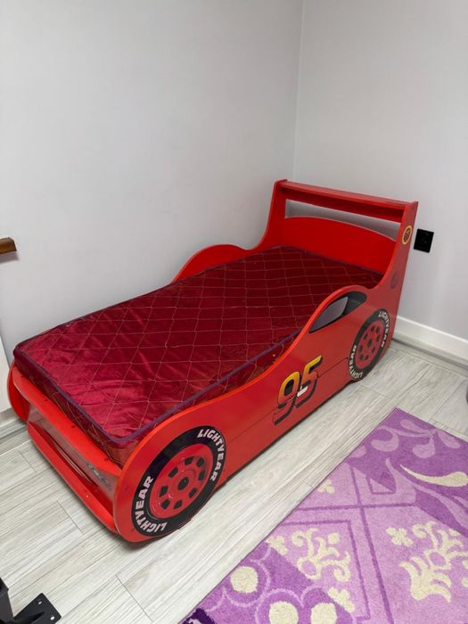 Кровать детская..