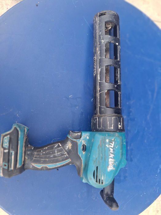 Акумулаторен пистолет за силикон Makita