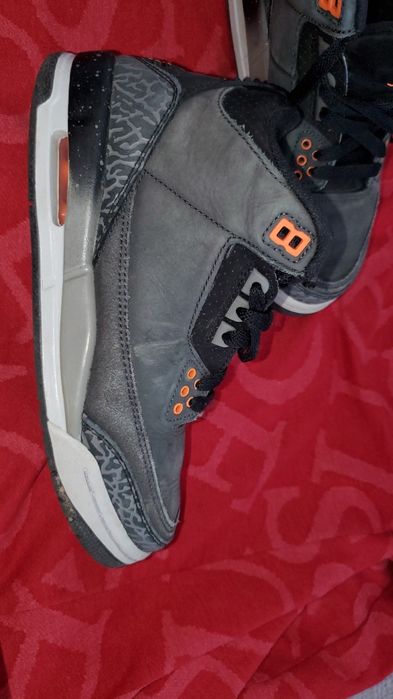 Jordan 3  marimea 38