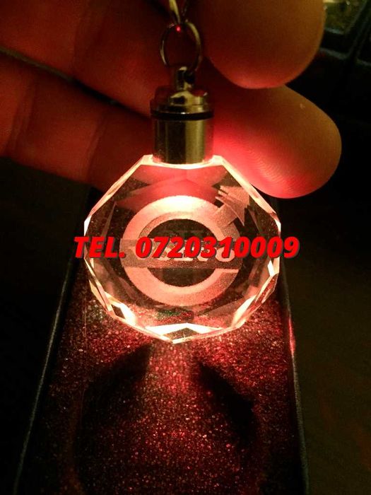Promotie Breloc Din Sticla Cu Led 6 Culori Volvo