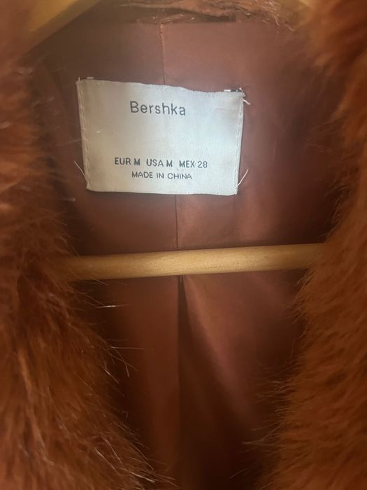 Зимно палто, късо Bershka, размер М.