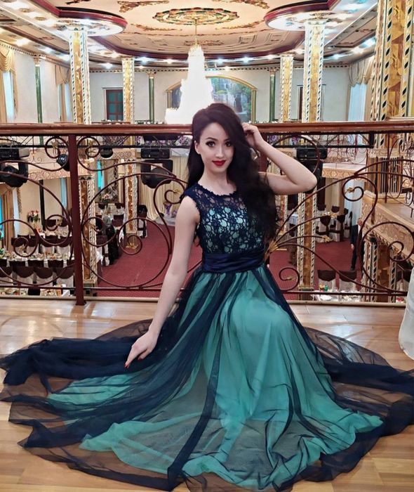 Продаю вечерние платья