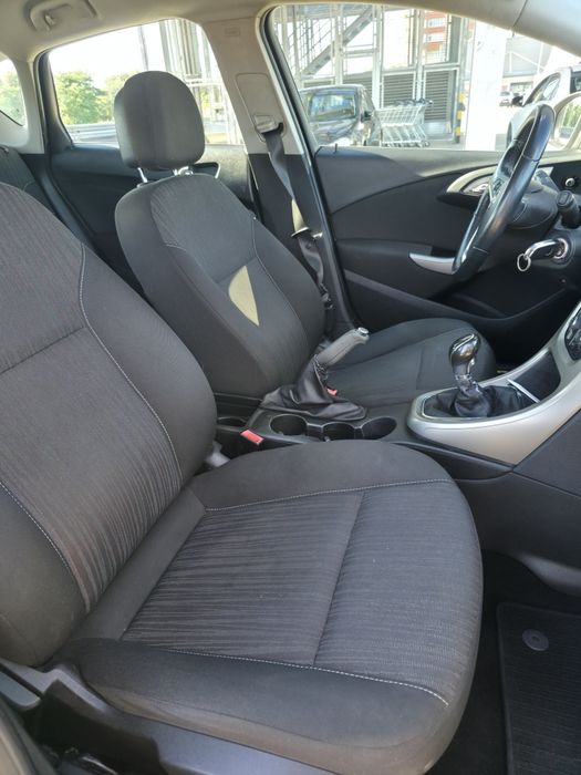Opel Astra J 2012 1.3  CDTi 95 cp